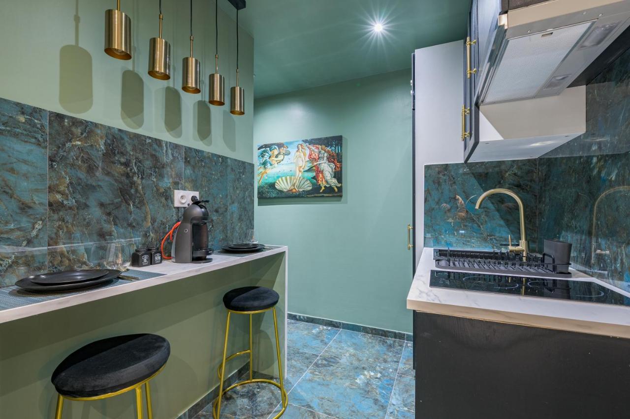 Le Musee D'Aphrodite / Jacuzzi Montgeron Ngoại thất bức ảnh