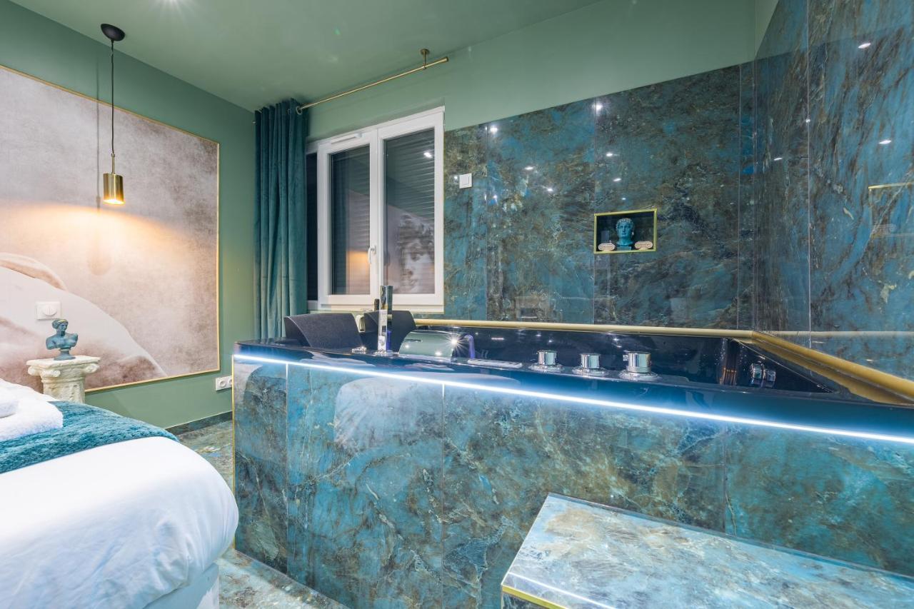 Le Musee D'Aphrodite / Jacuzzi Montgeron Ngoại thất bức ảnh