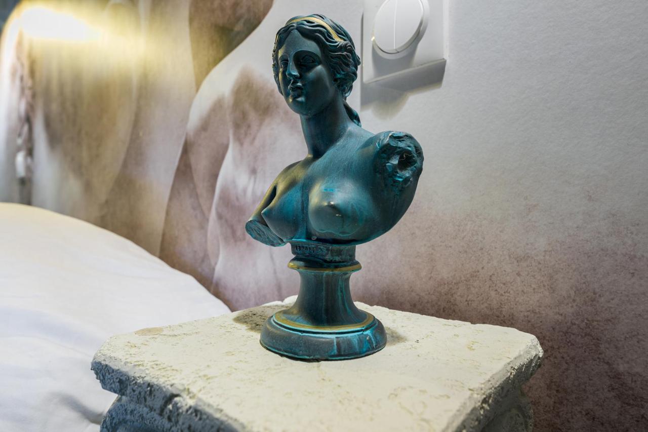 Le Musee D'Aphrodite / Jacuzzi Montgeron Ngoại thất bức ảnh